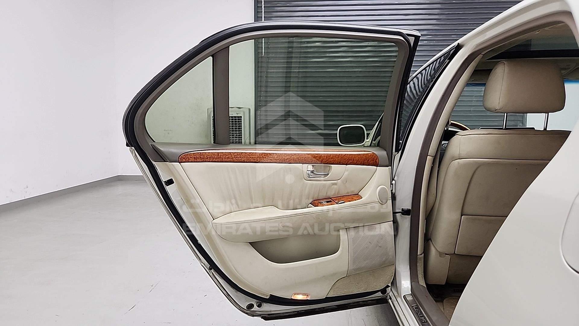 2006 LEXUS LS 430 VIN: JTHBN36F265051260