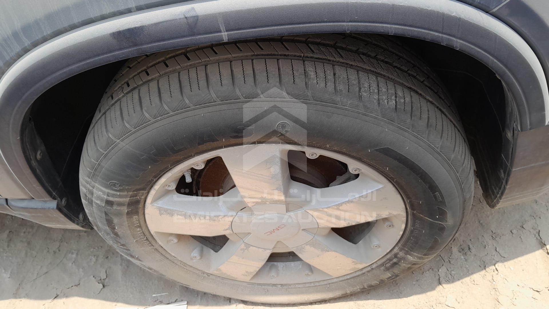 2008 GMC ACADIA VIN: 1GKEV33768J275979