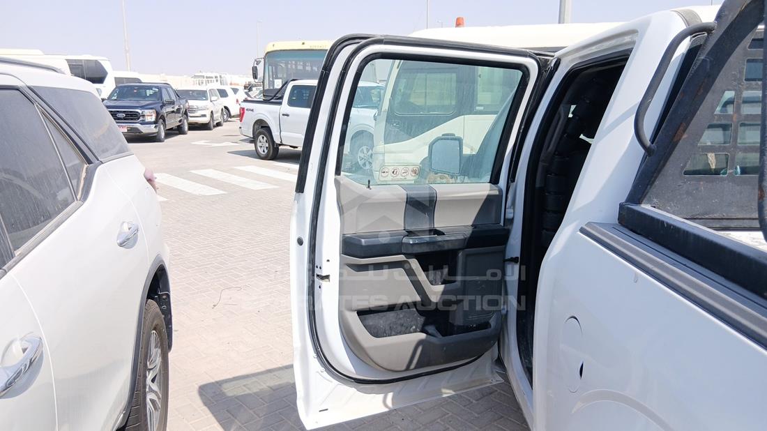 فورد اف 150 2020 — الباب الخلفي الأيسر — صورة 19