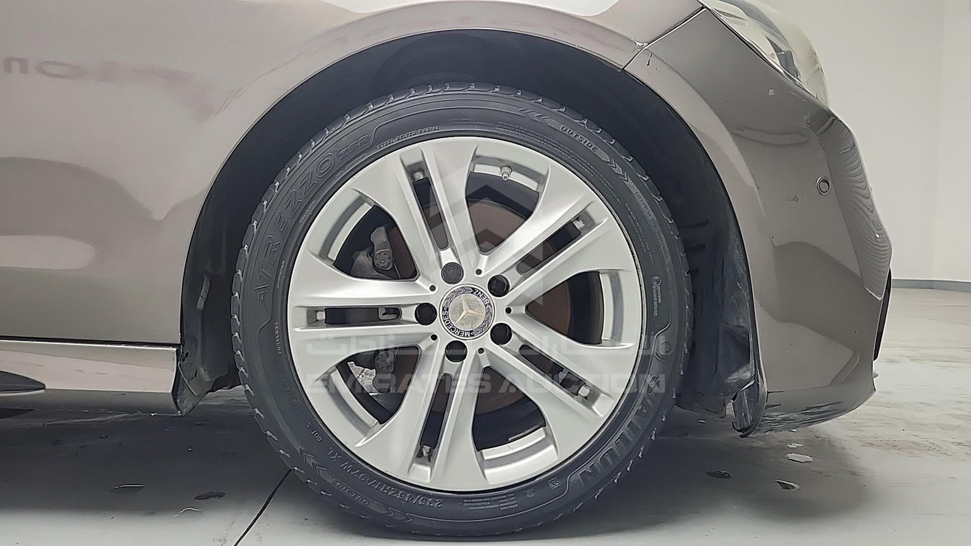 2010 MERCEDES E 350 VIN: WDDHF8HB9AA092331