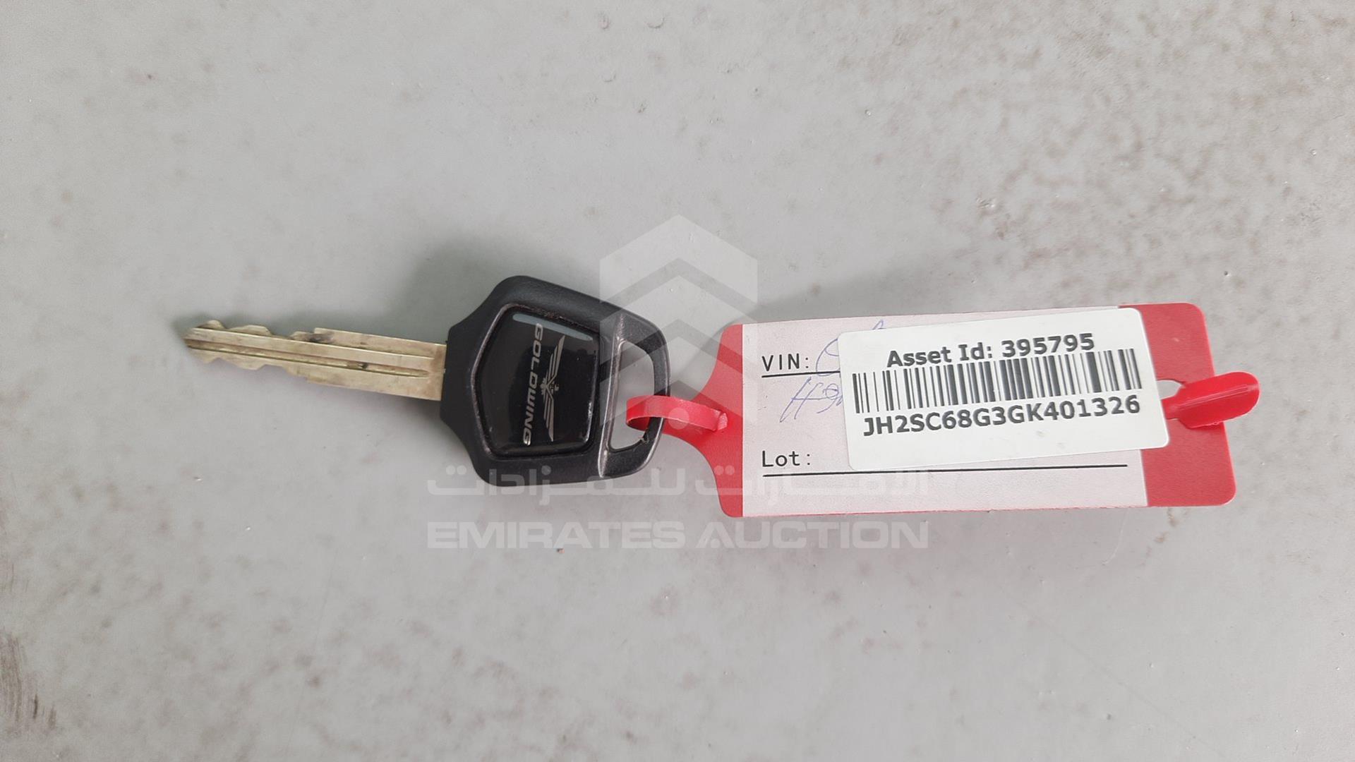 2016 HONDA GL 1800 VIN: JH2SC68G3GK401326