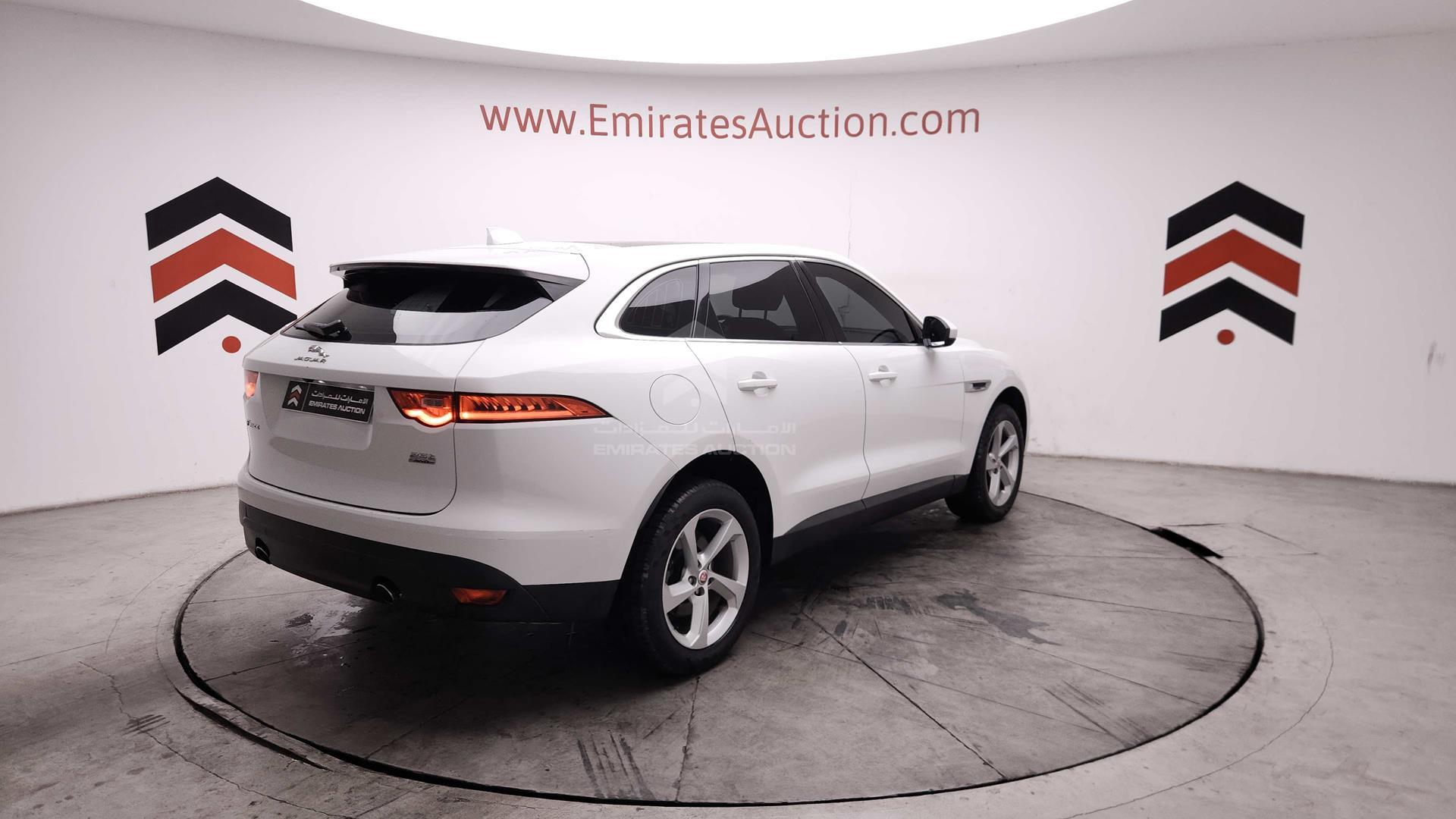 2018 JAGUAR F-PACE VIN: SADCA2BX6JA277882