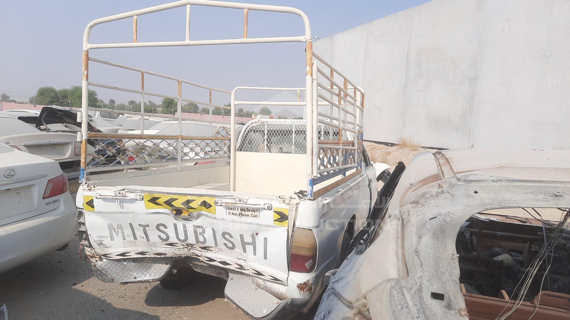 1998 MITSUBISHI L 300 VIN: MMB0NK620WD052923