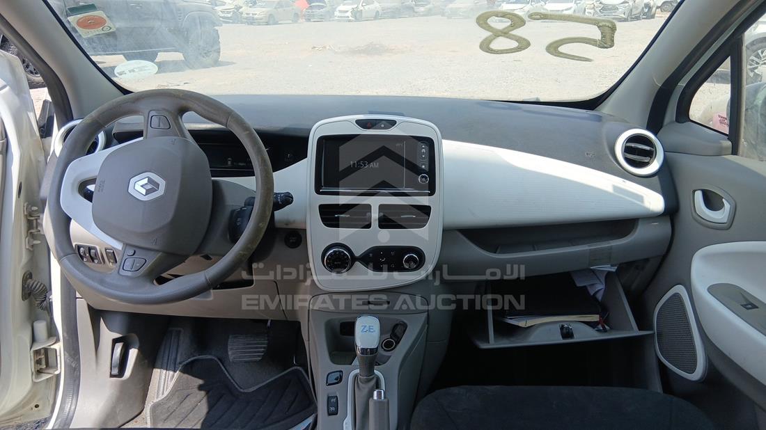 2019 Renault Zoe — Full Dashboard View — Photo 15