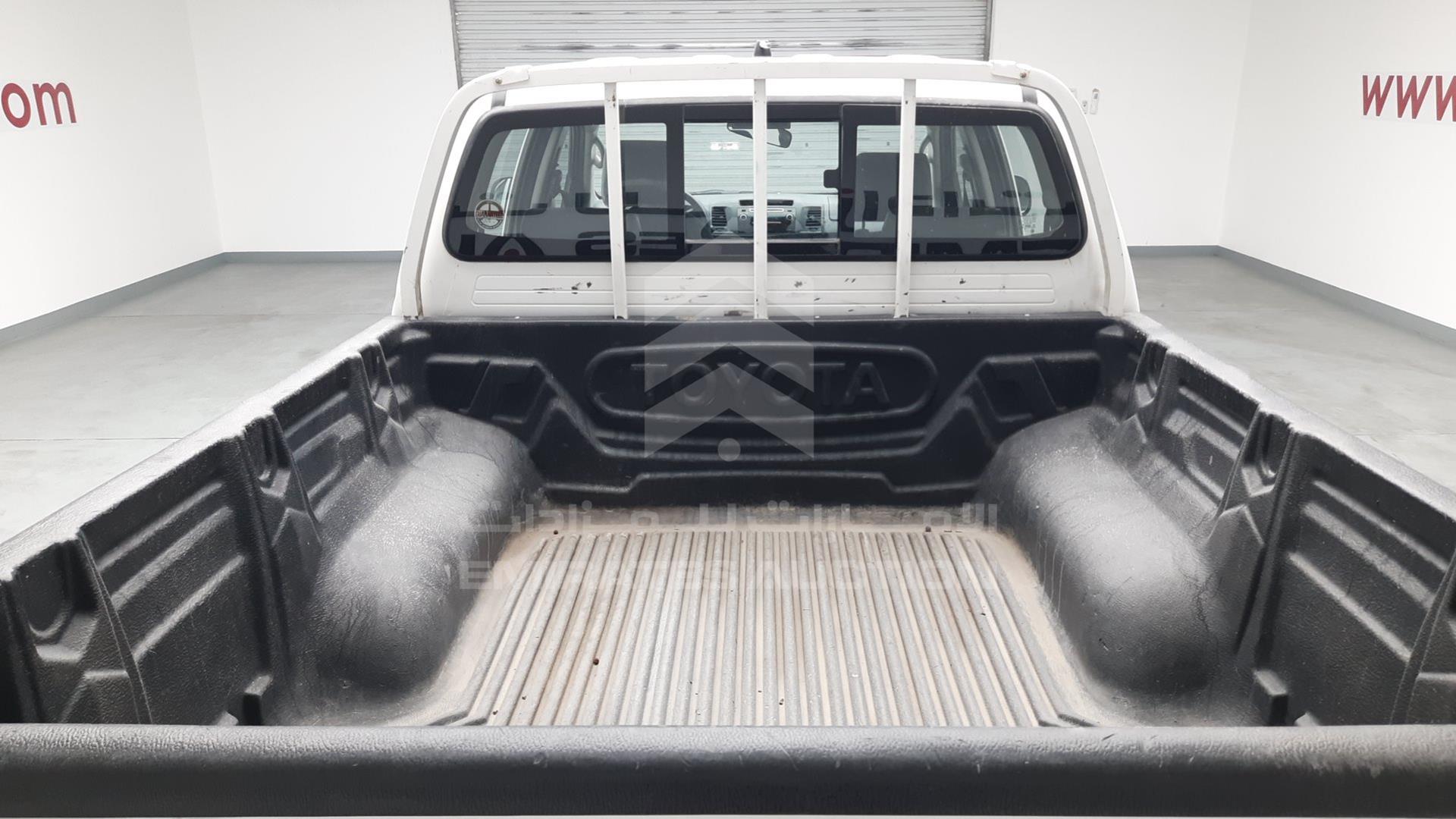 2014 TOYOTA HILUX VIN: MR0FX22G3E1392356