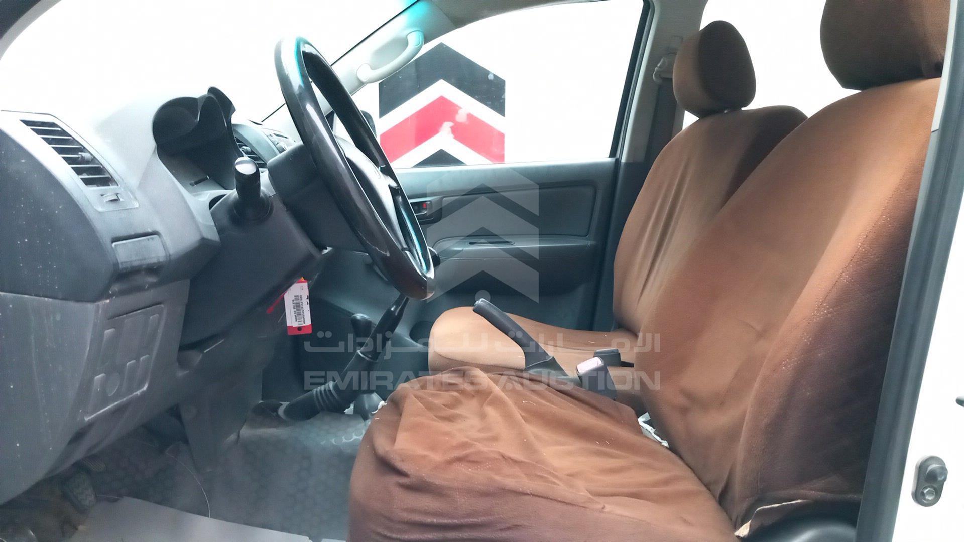 2015 TOYOTA HILUX VIN: MR0FX22G7F1437655