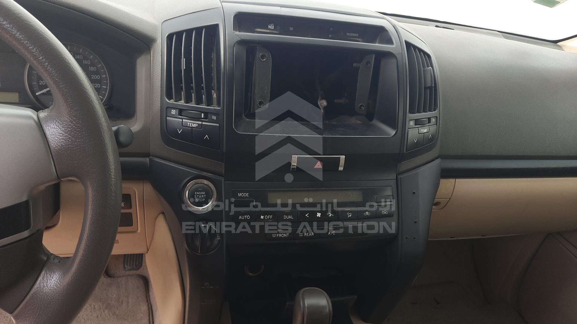 2013 TOYOTA LAND CRUISER VIN: JTMDU09J8D4064092