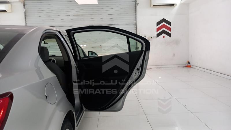 KL1JD5CE5JB010047 Auction: EmiratesAuction Lot: 408504 KL1JD5CE5JB010047 Chevrolet Aveo 2018 SILVER Photo 24