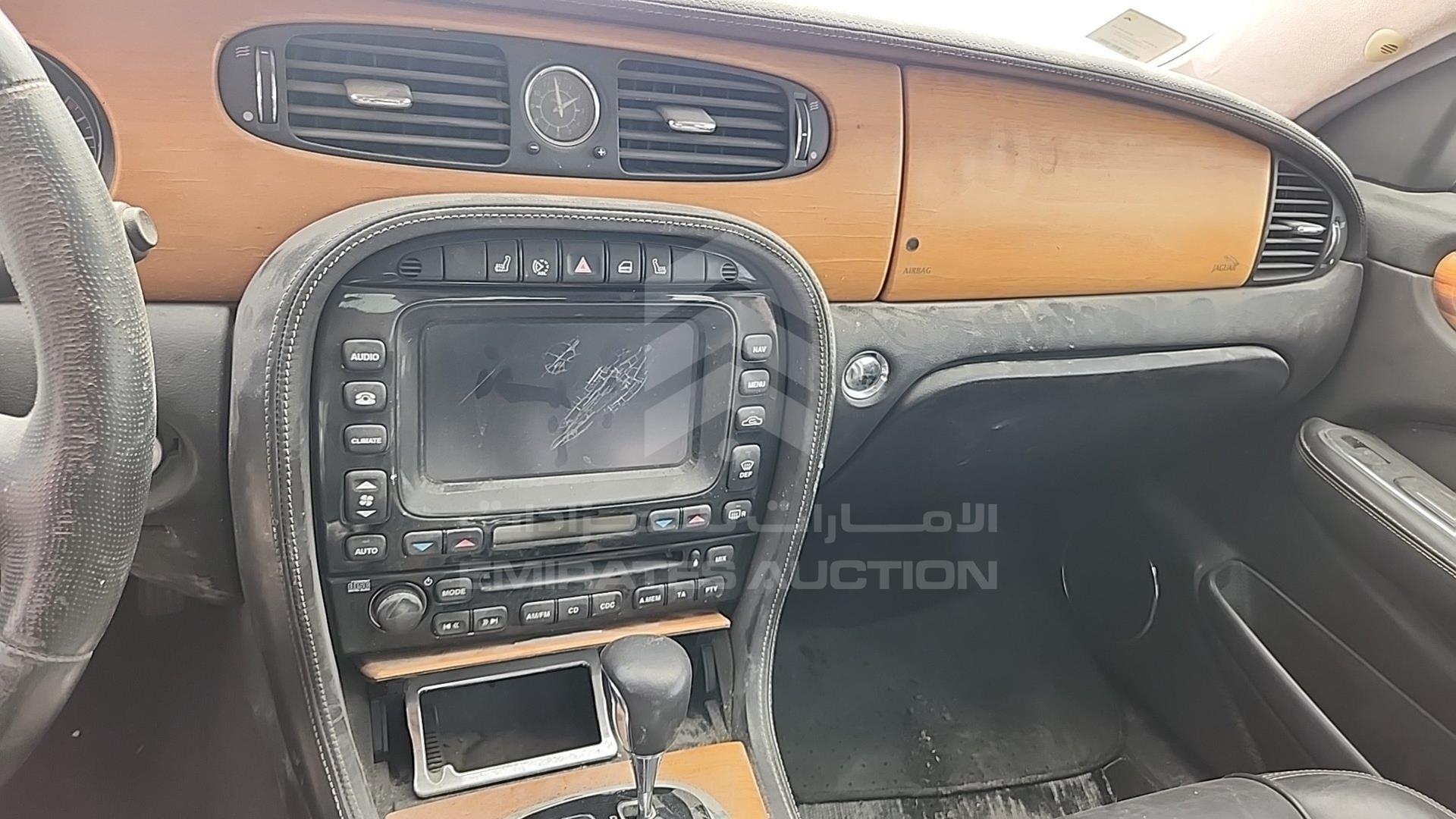 2006 JAGUAR X J 8 VIN: SAJAA86G66TG50578