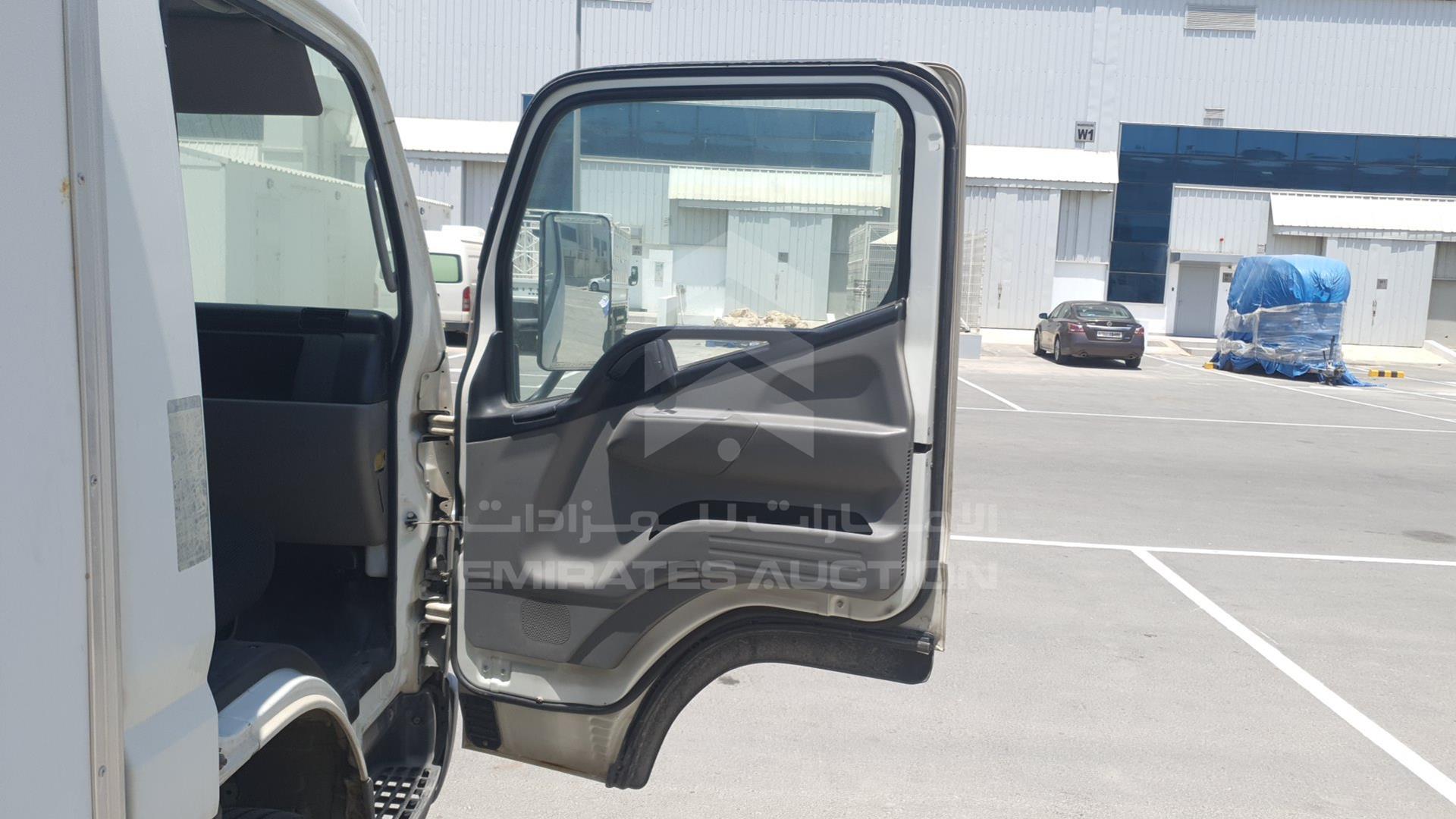 2017 MITSUBISHI CANTER VIN: JL7B6E1P4HK016110