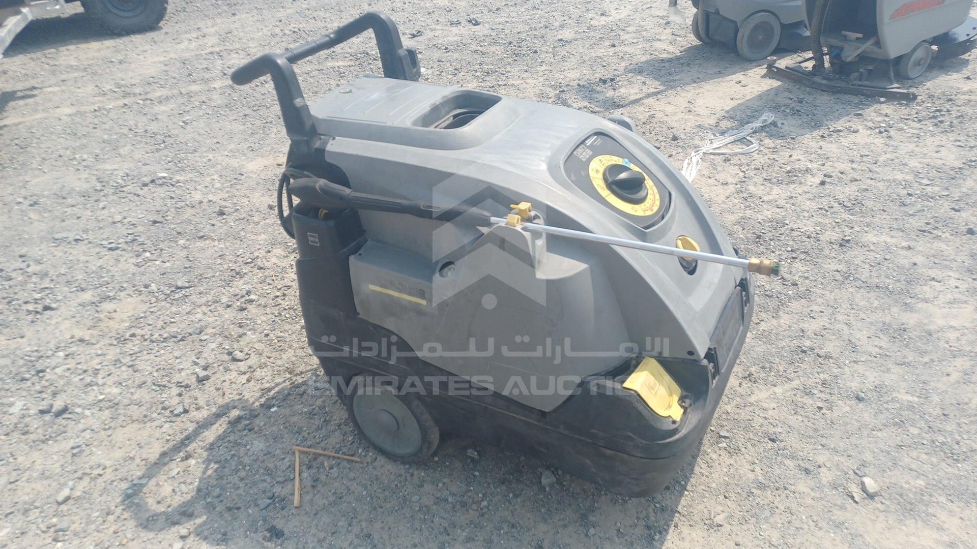 0 UNDEFINED HIGH PRESSURE CAR WASH UNIT VIN: 012144GREY
