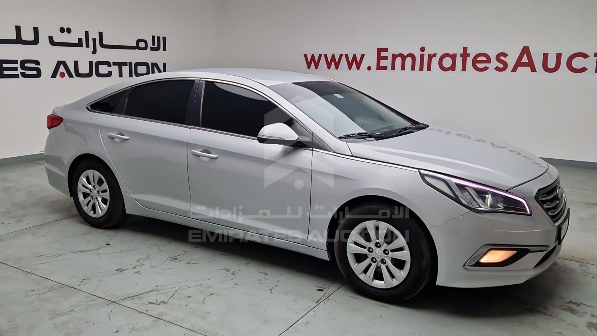 2016 HYUNDAI SONATA VIN: KMHE241G9GA207828