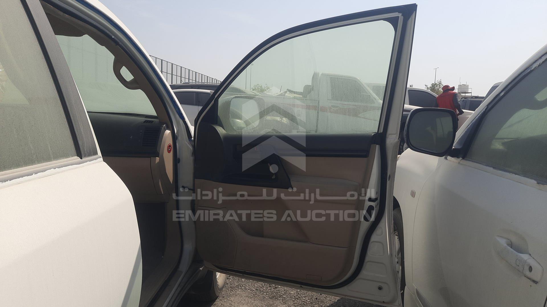 2013 TOYOTA LAND CRUISER VIN: JTMDU09J7D4064147