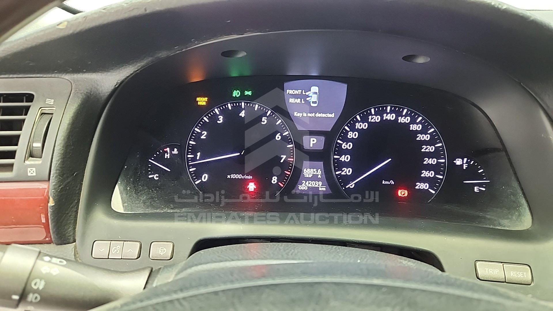 2009 LEXUS LS 460 VIN: JTHGL46F305036386