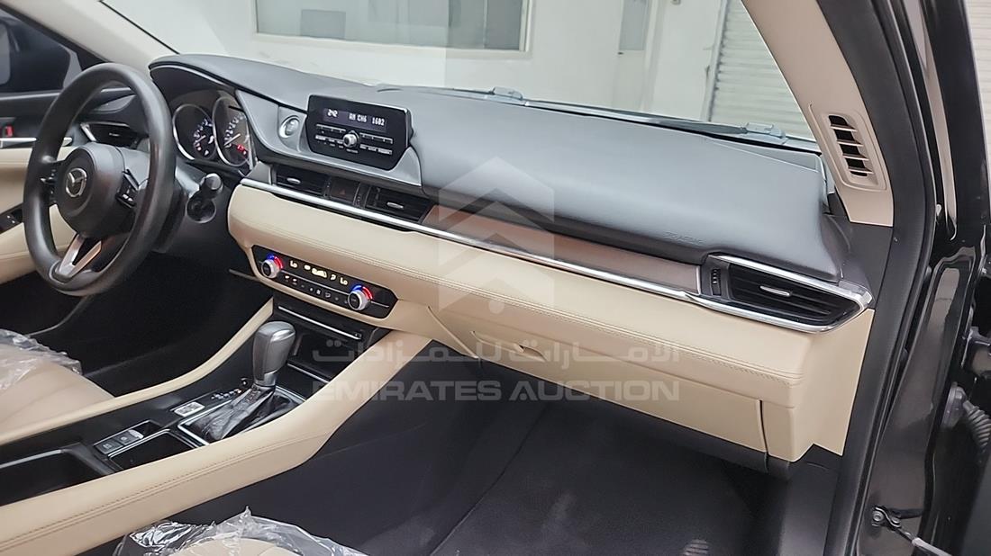 مازدا 6 2021 — زاوية واجهة الراكب الأمامي الأيمن — صورة 24