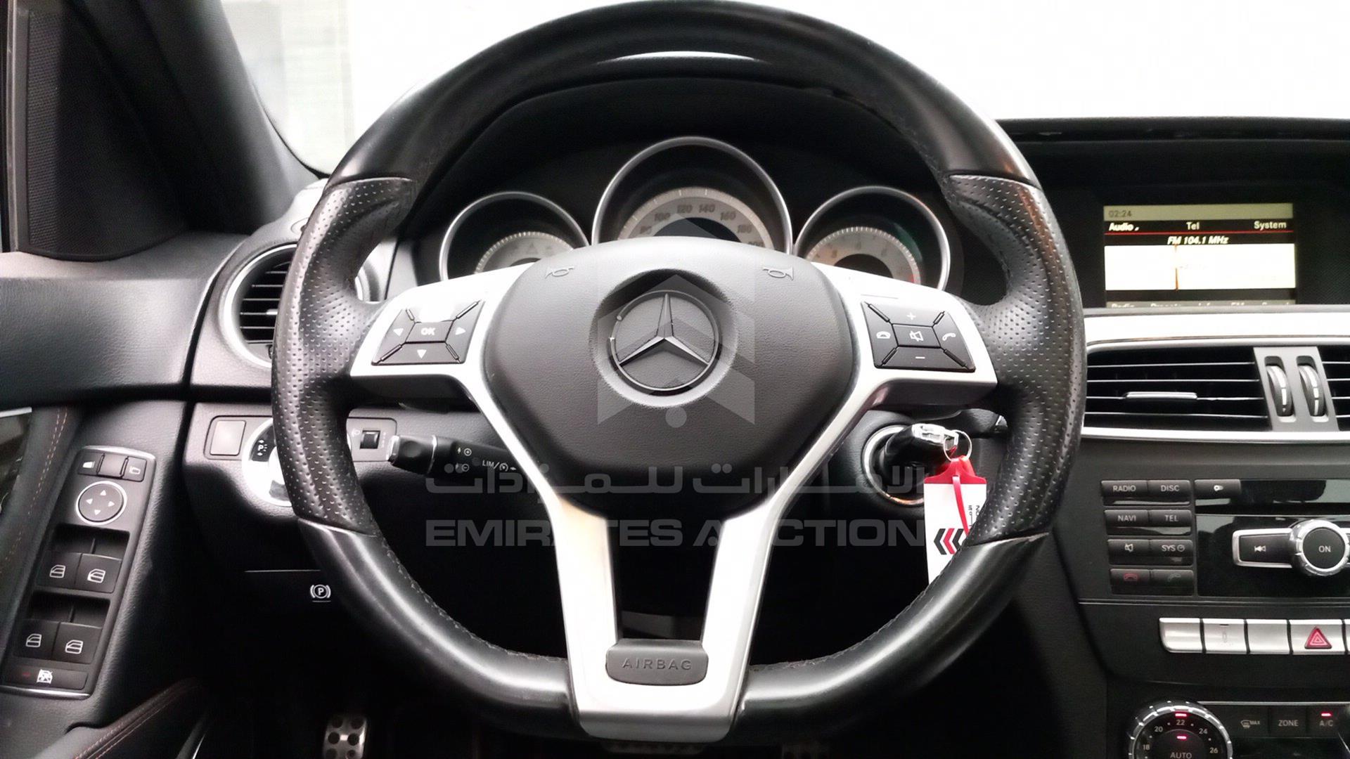 2014 MERCEDES C200 VIN: WDDGF4JB1EA902927