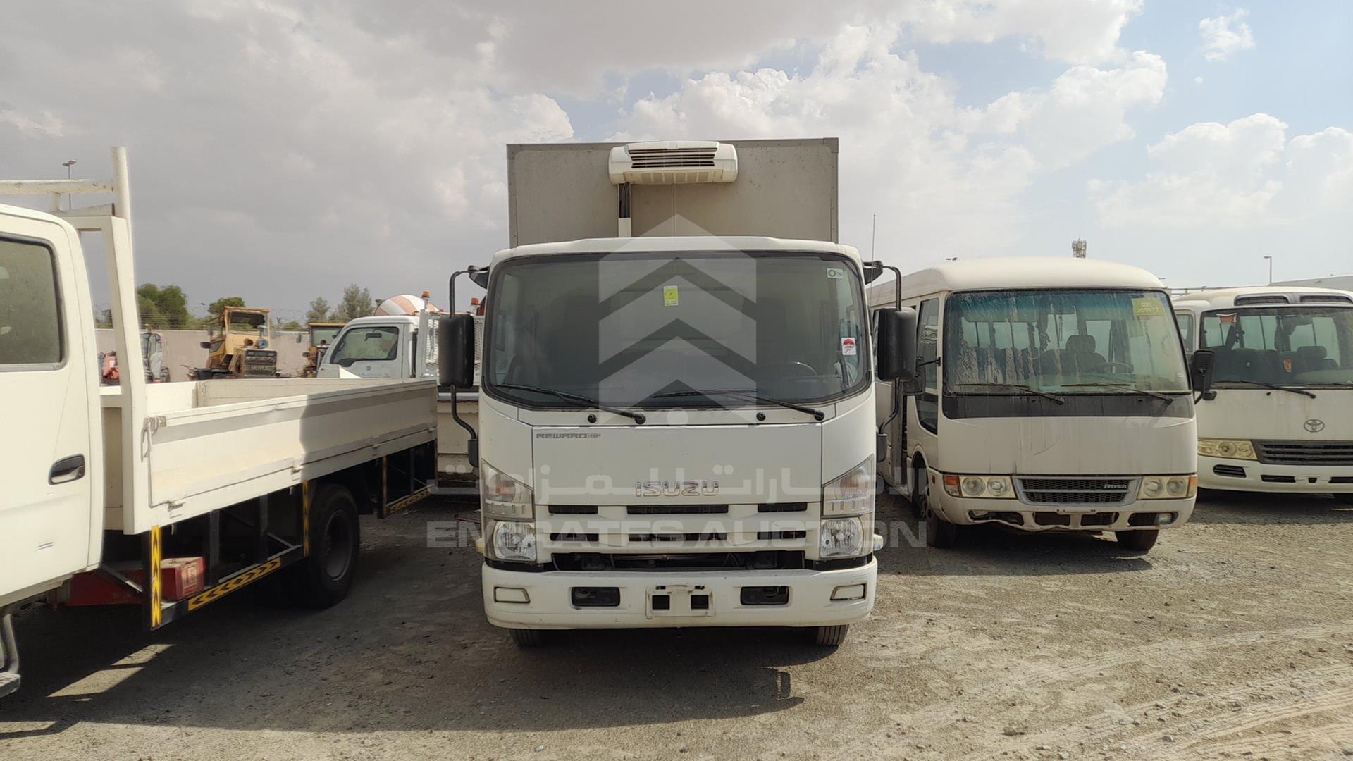 2017 ISUZU NPR VIN: JAAKP34H8H7P10859