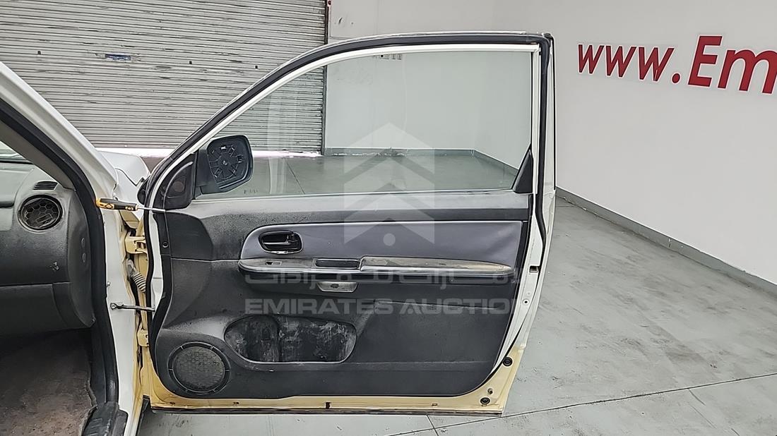 2007 Suzuki Grand Vitara — Front Right Door — Photo 22