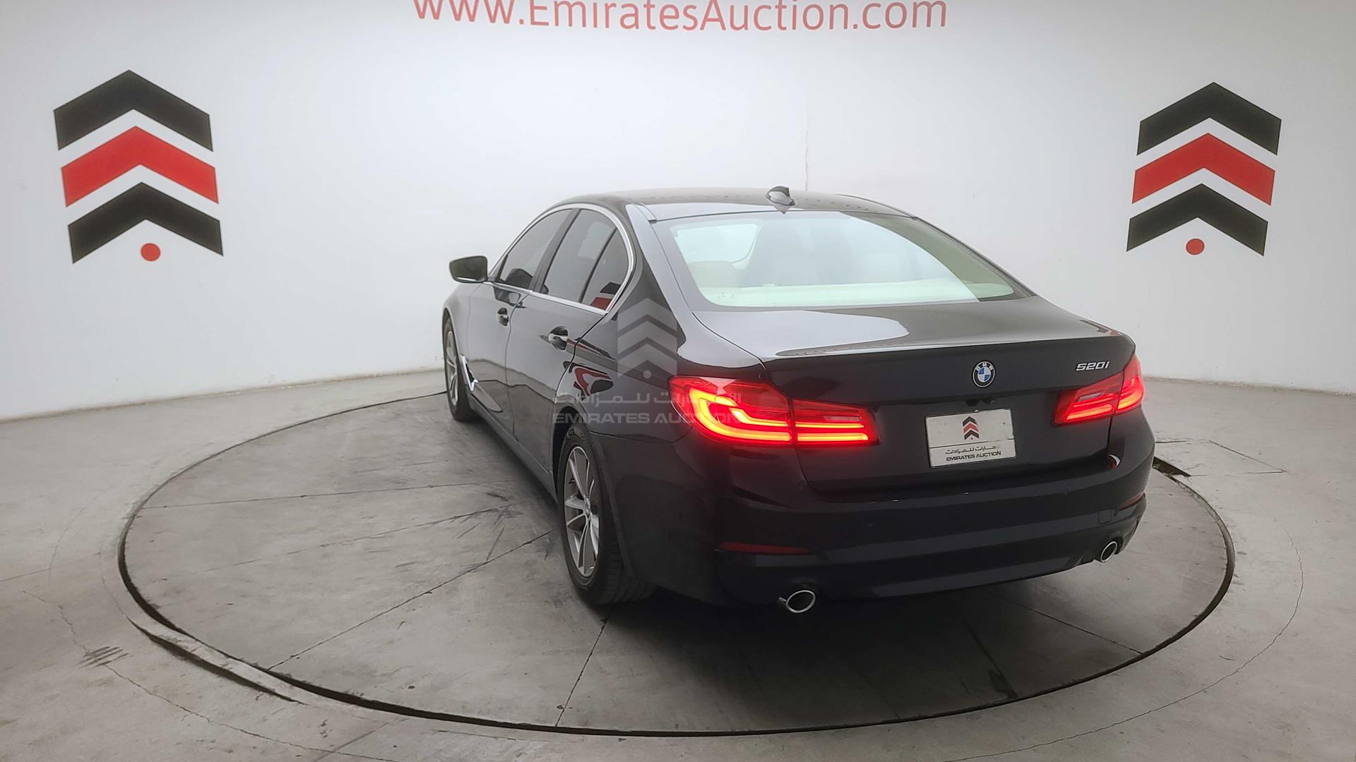 2019 BMW 520 VIN: WBAJA1A07KWW09864