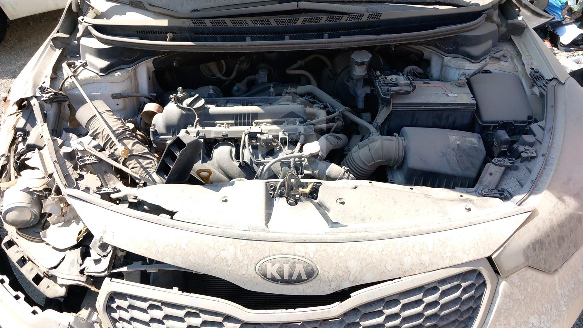 2013 KIA CERATO VIN: KNAFK4111D5806888