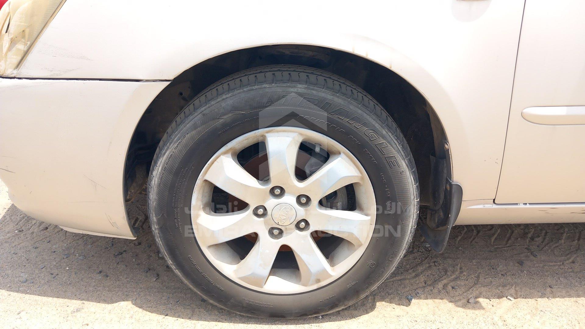 2007 KIA OPTIMA VIN: KNAGE222875109746