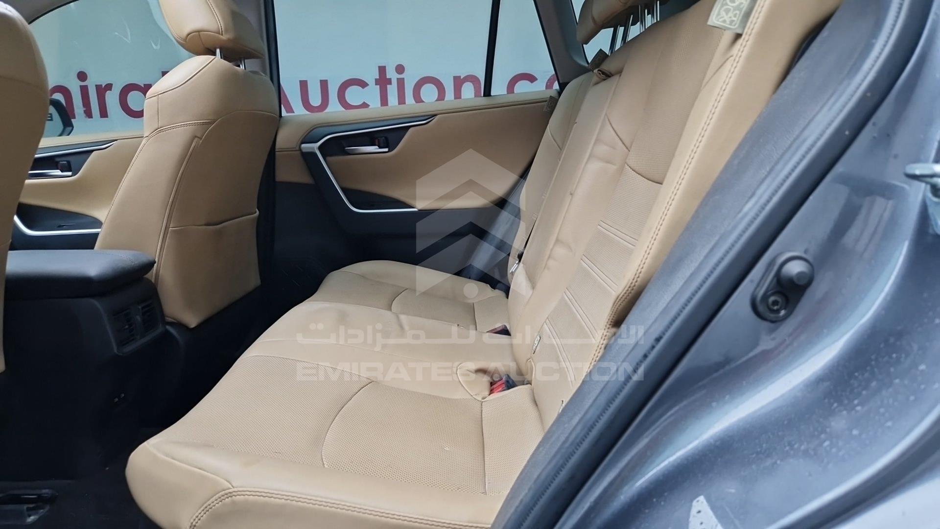 2021 TOYOTA RAV-4 VIN: JTMDW3FV5MD102476