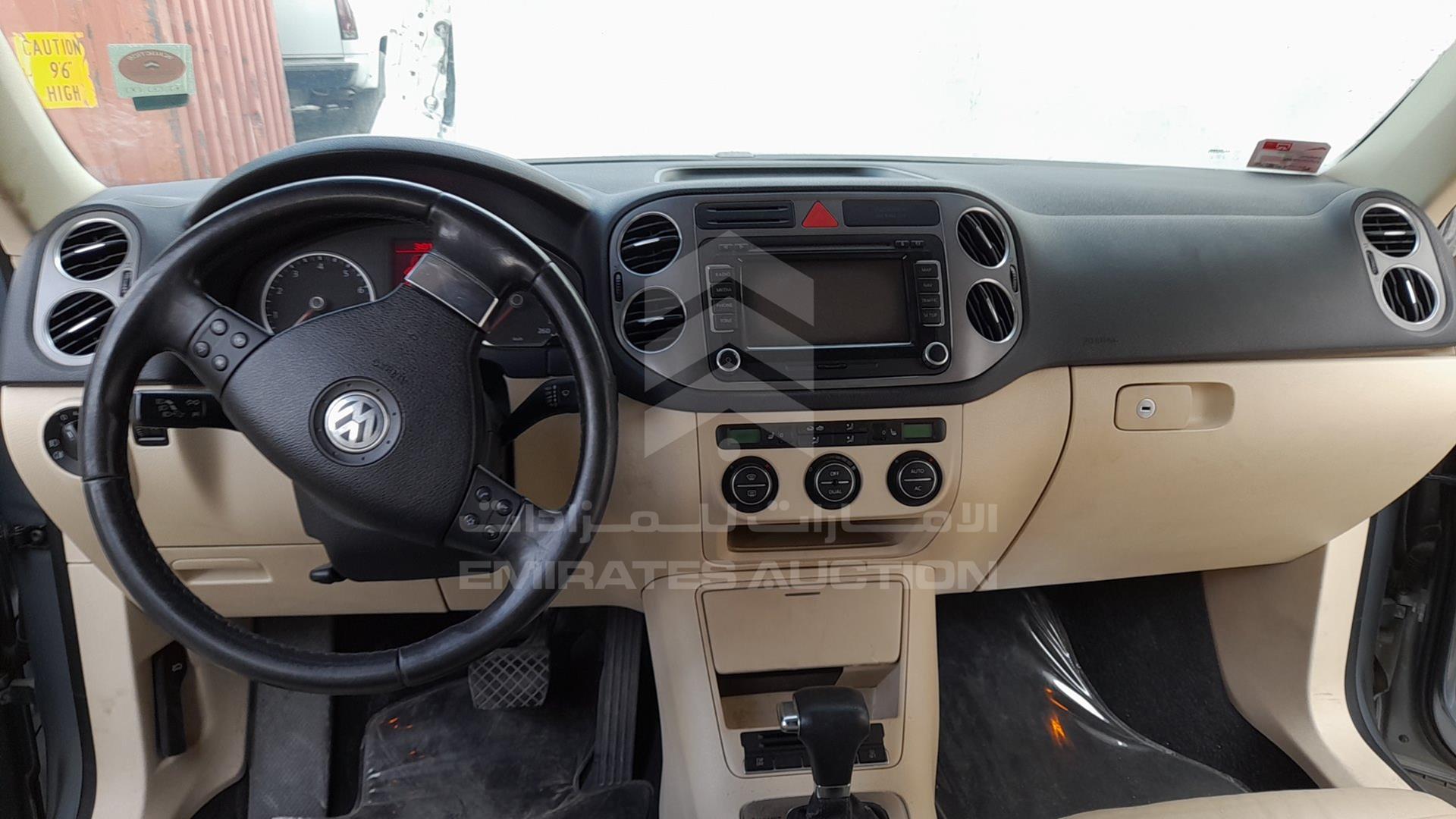 2009 VOLKSWAGEN TIGUAN VIN: WVGCE15N29W019177