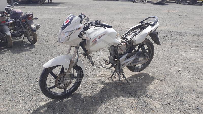 VIN: MB8NG49A5G8100282 Auction: EmiratesAuction Lot: 406993 VIN: MB8NG49A5G8100282 Suzuki Motorbike 2016 WHITE Photo 4