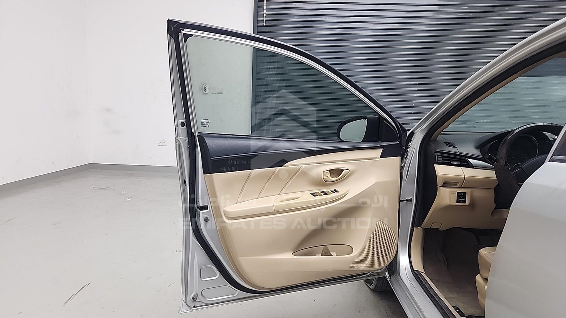 2015 TOYOTA YARIS VIN: MHFBT9F38F6037670