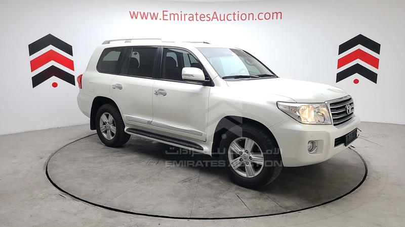 JTMHU09J5F4120610 Auction: EmiratesAuction Lot: 409010 JTMHU09J5F4120610 Toyota Land Cruiser 2015 WHITE Photo 15