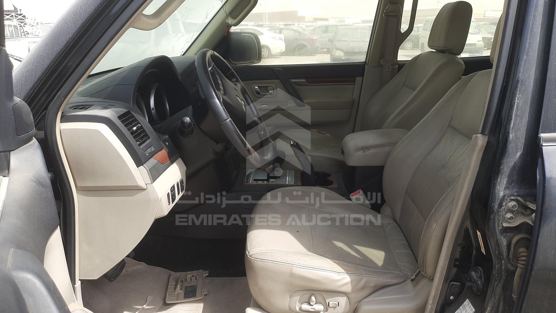 2008 MITSUBISHI PAJERO VIN: JMYLRV93W8J730399