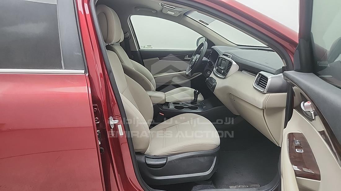 2016 Kia Sorento — Front Right Passenger Seat View — Photo 18