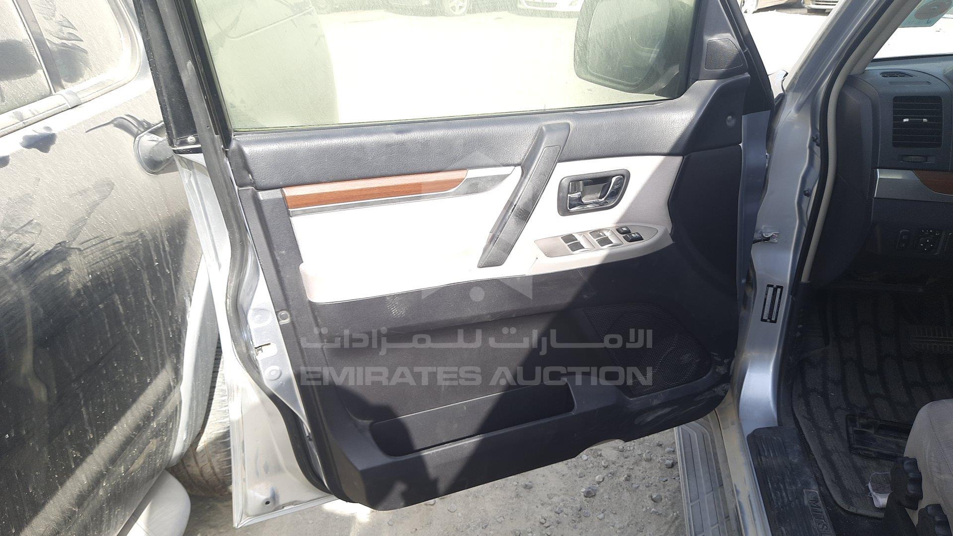 JMYLRV93W9J701087 - 2009 Mitsubishi Pajero - #425499