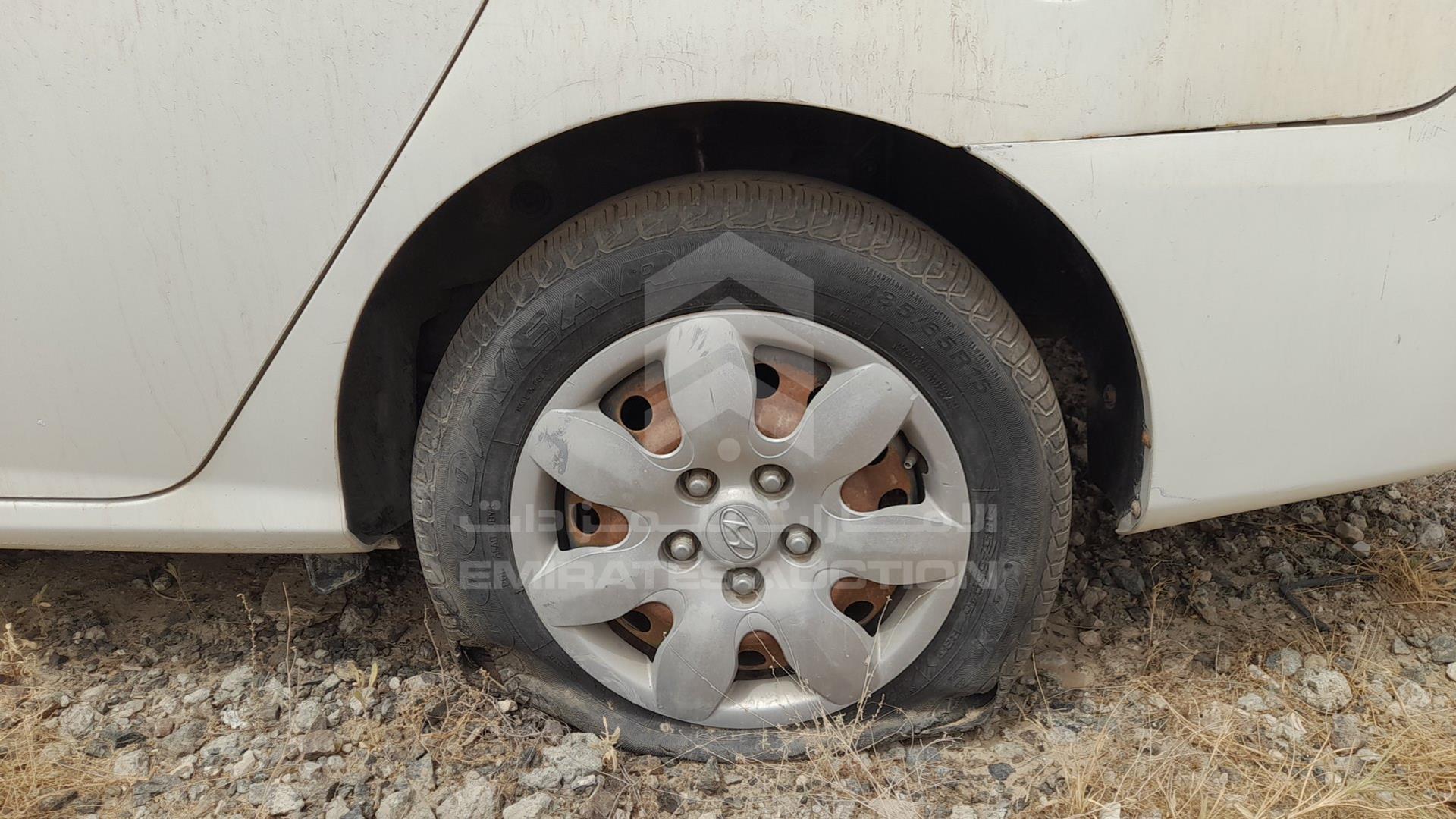 2008 HYUNDAI ELANTRA VIN: KMHDT41D68U447398