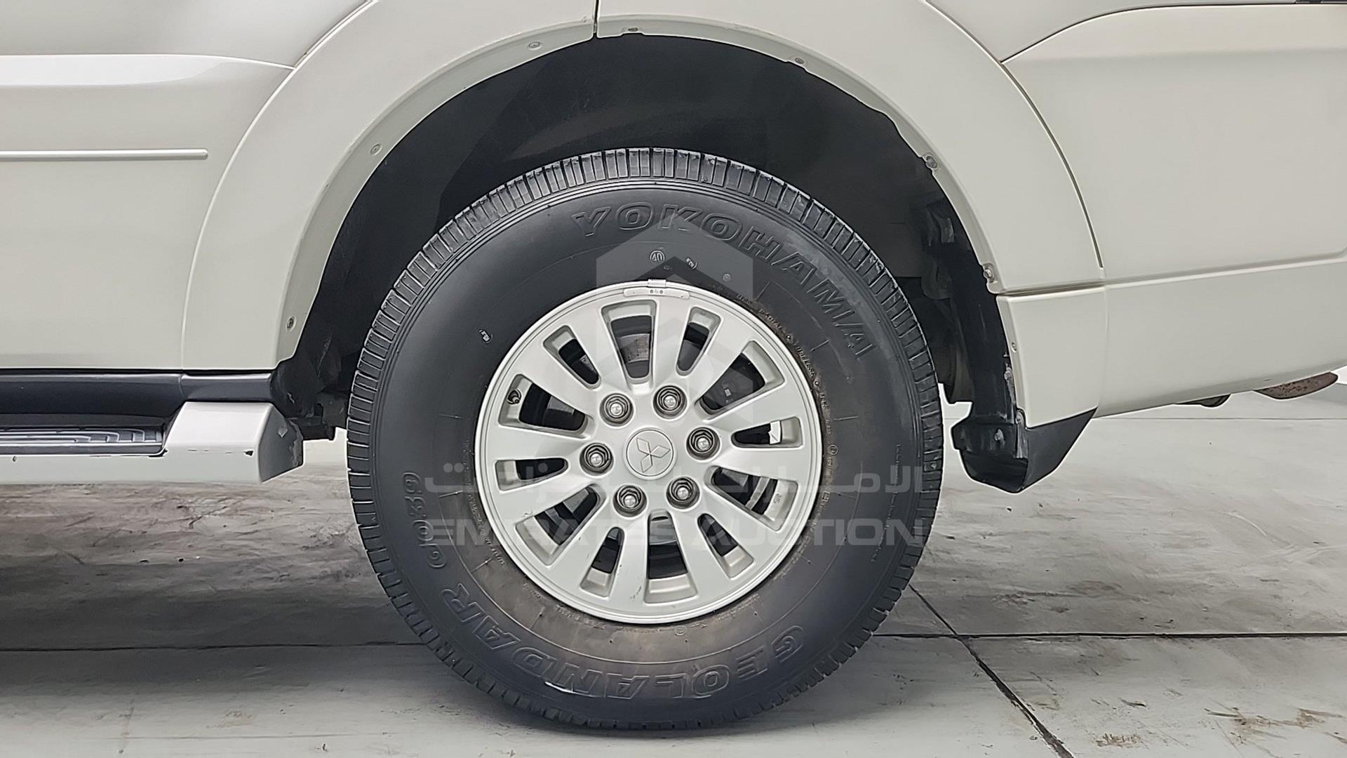2014 MITSUBISHI PAJERO VIN: JMYLRV95WEJ708829