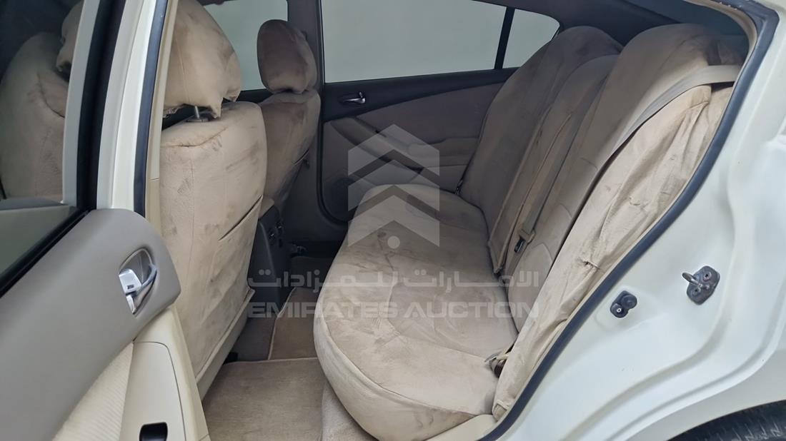 نيسان التيما 2009 — زاوية الراكب الخلفي اليسرى — صورة 21