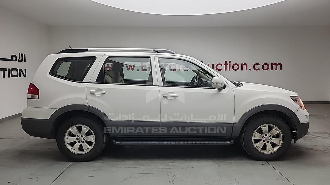 2012 Kia Mohave — Front Right Angle — Photo 11