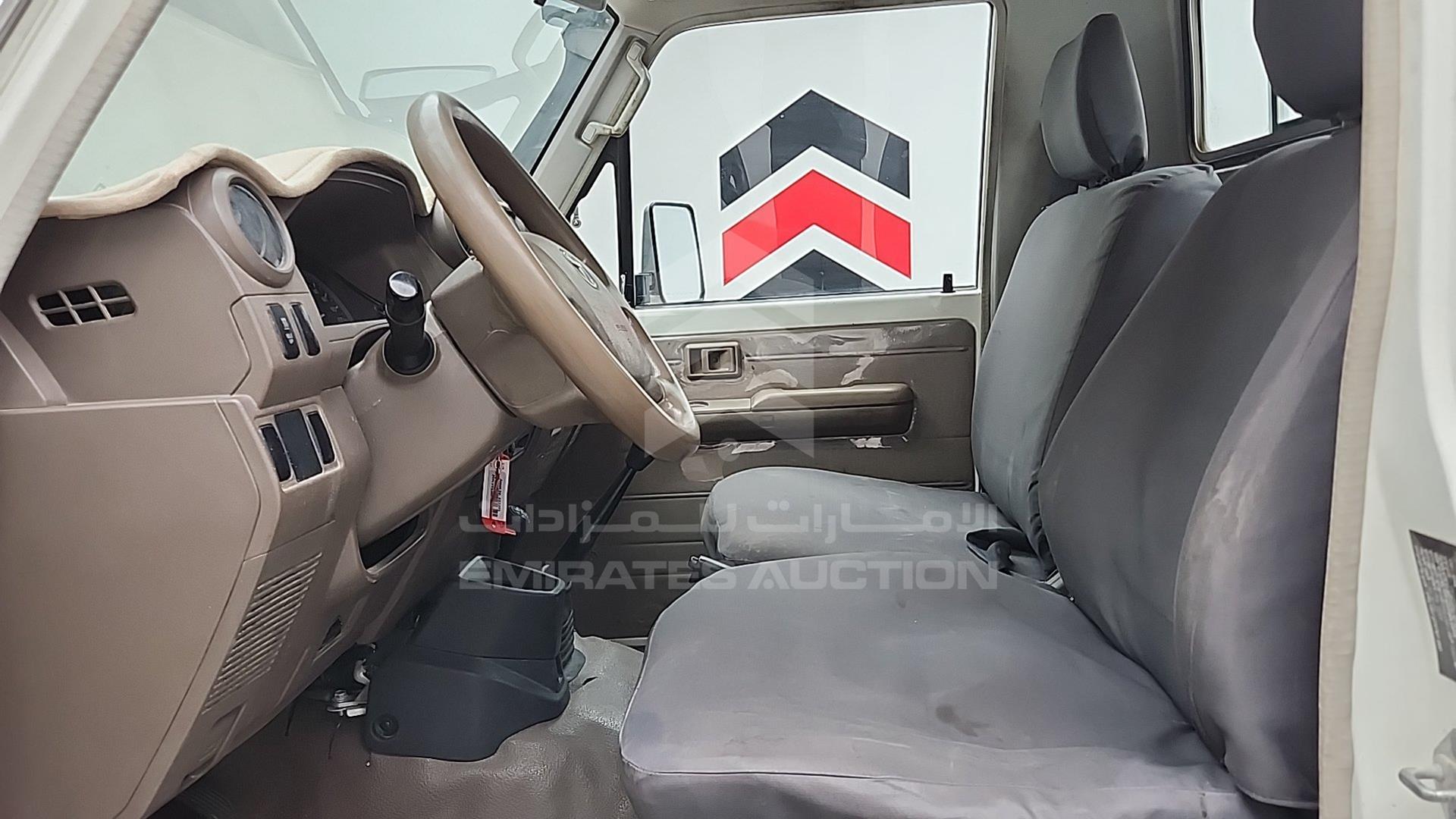 2018 TOYOTA LAND CRUISER VIN: JTFLV73J0J7503183
