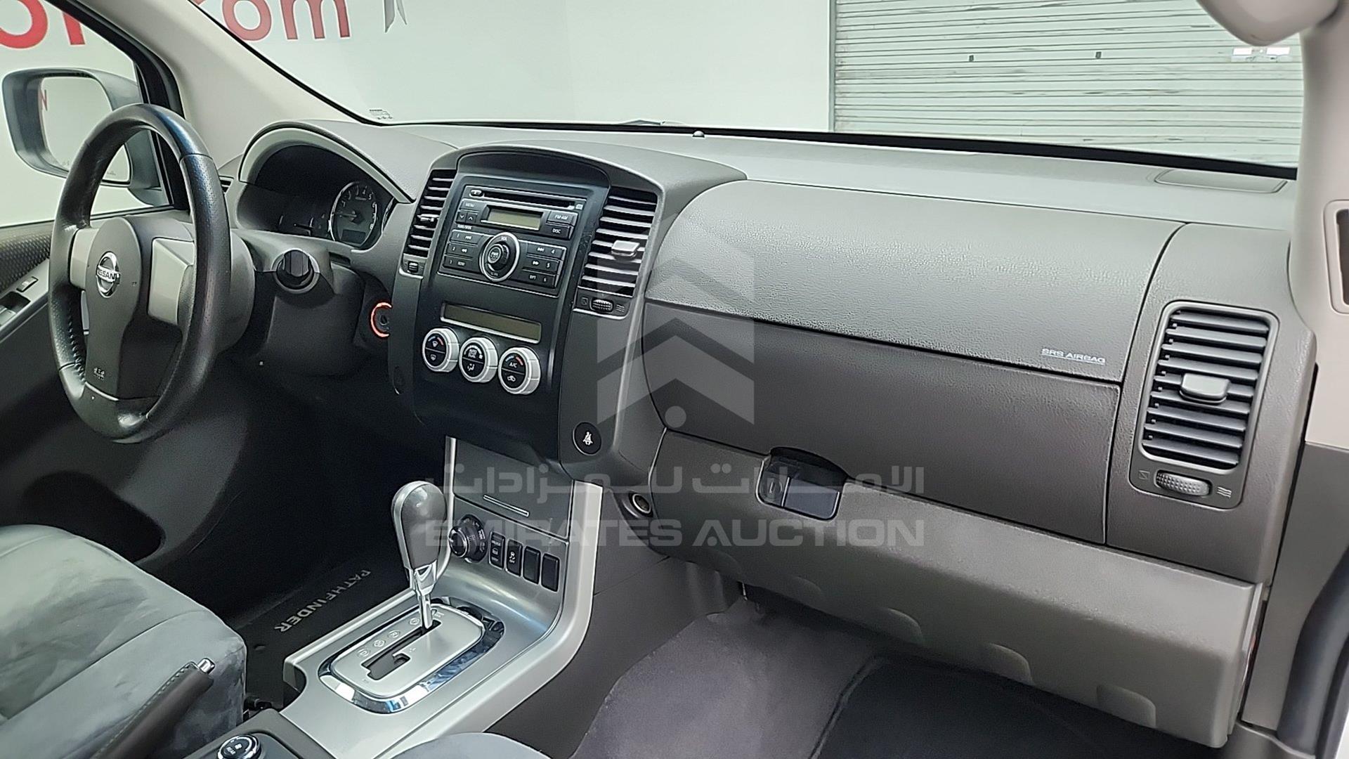 2015 NISSAN PATHFINDER VIN: VSKLR11A2FA568140