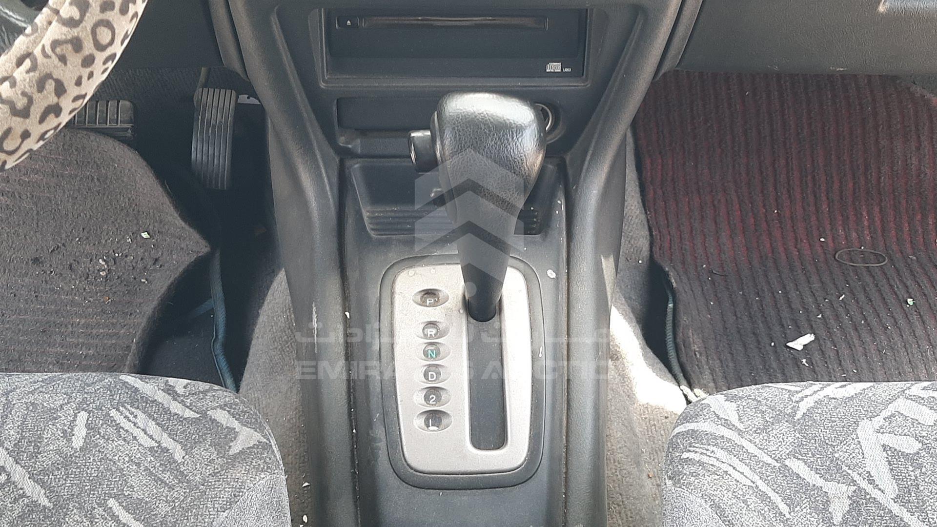 2000 MITSUBISHI PAJERO VIN: JMYLRH76WYY700118