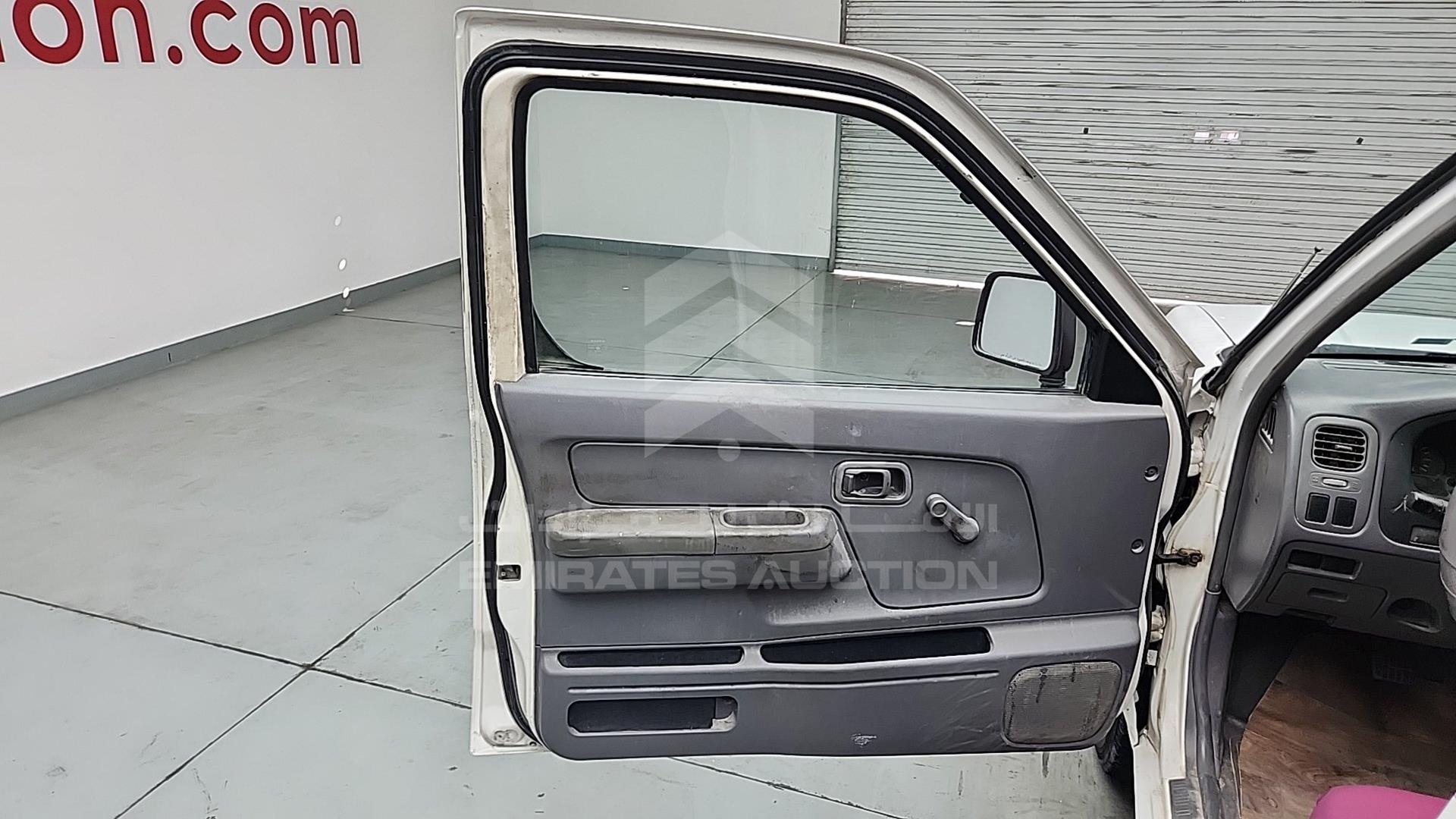 2005 NISSAN 2400 VIN: JN6DD22S95X075131