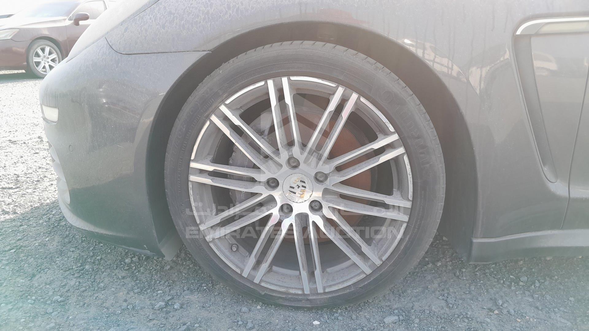 2015 PORSCHE PANAMERA VIN: WP0ZZZ97ZFL006437