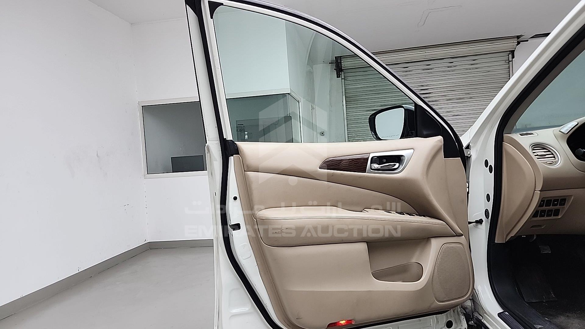 2018 NISSAN PATHFINDER VIN: 5N1CR2M88JC600372
