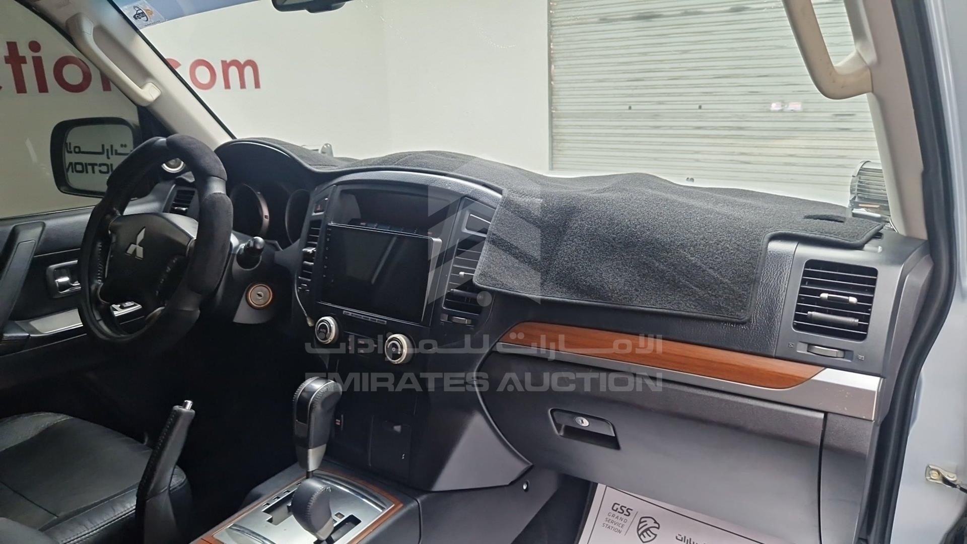 2009 MITSUBISHI PAJERO VIN: JMYMYV87W9J702367