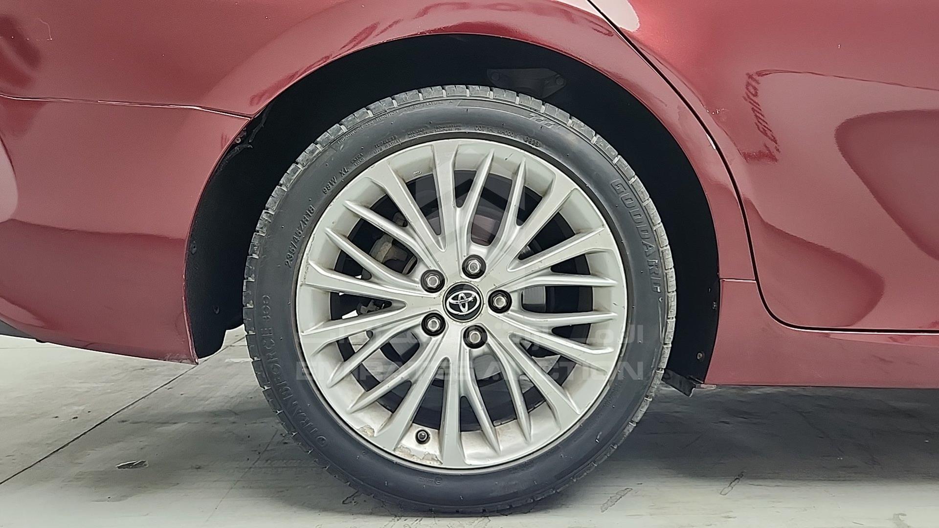 2018 TOYOTA CAMRY VIN: 4T1B11HK5JU566792