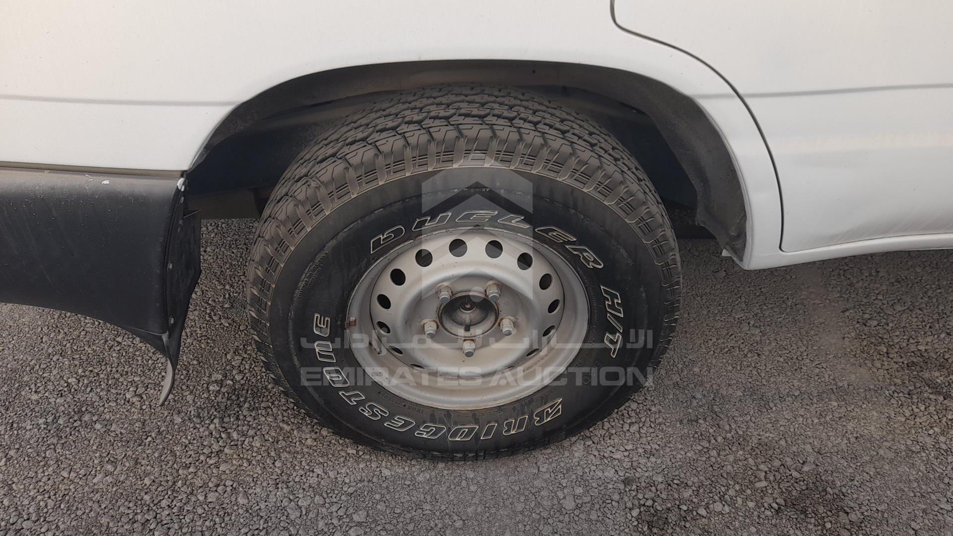 2007 TOYOTA LAND CRUISER VIN: JTGHJ01J273011004