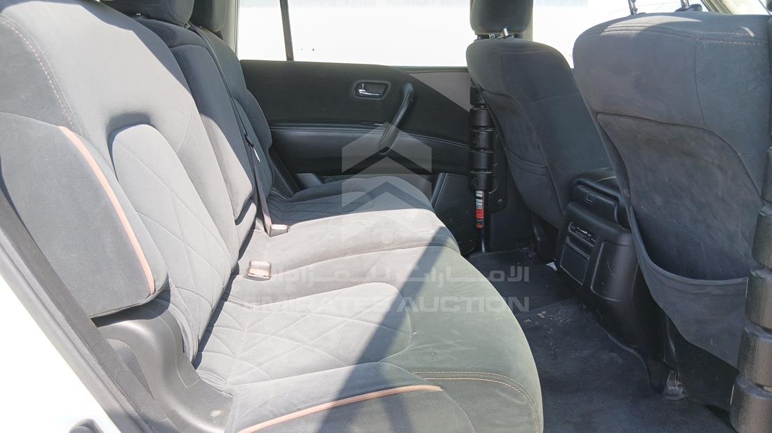 نيسان باترول 2019 — زاوية الراكب الخلفي اليمنى — صورة 23