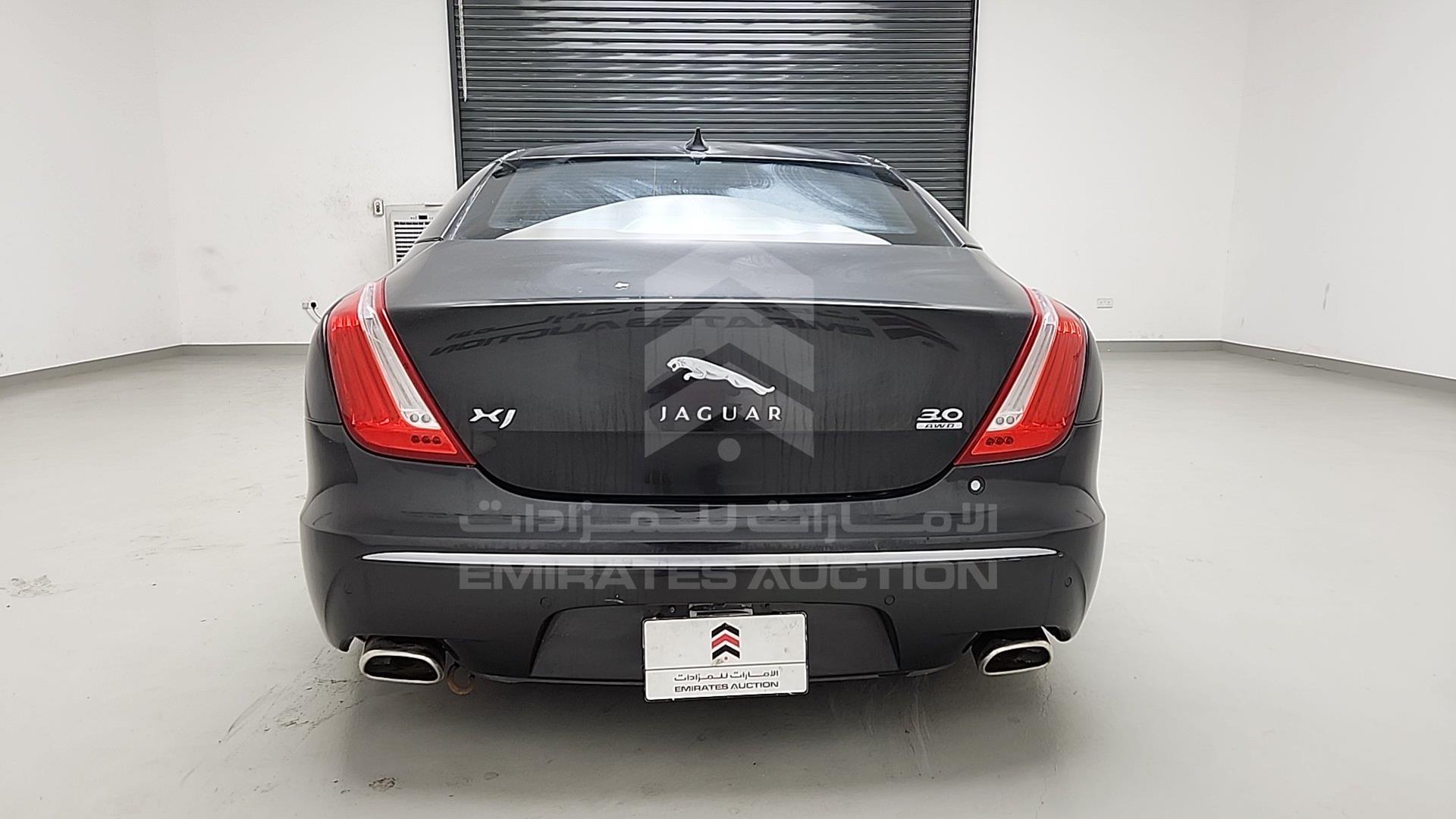 2013 JAGUAR X J VIN: SAJWJ1CD6D8V47889