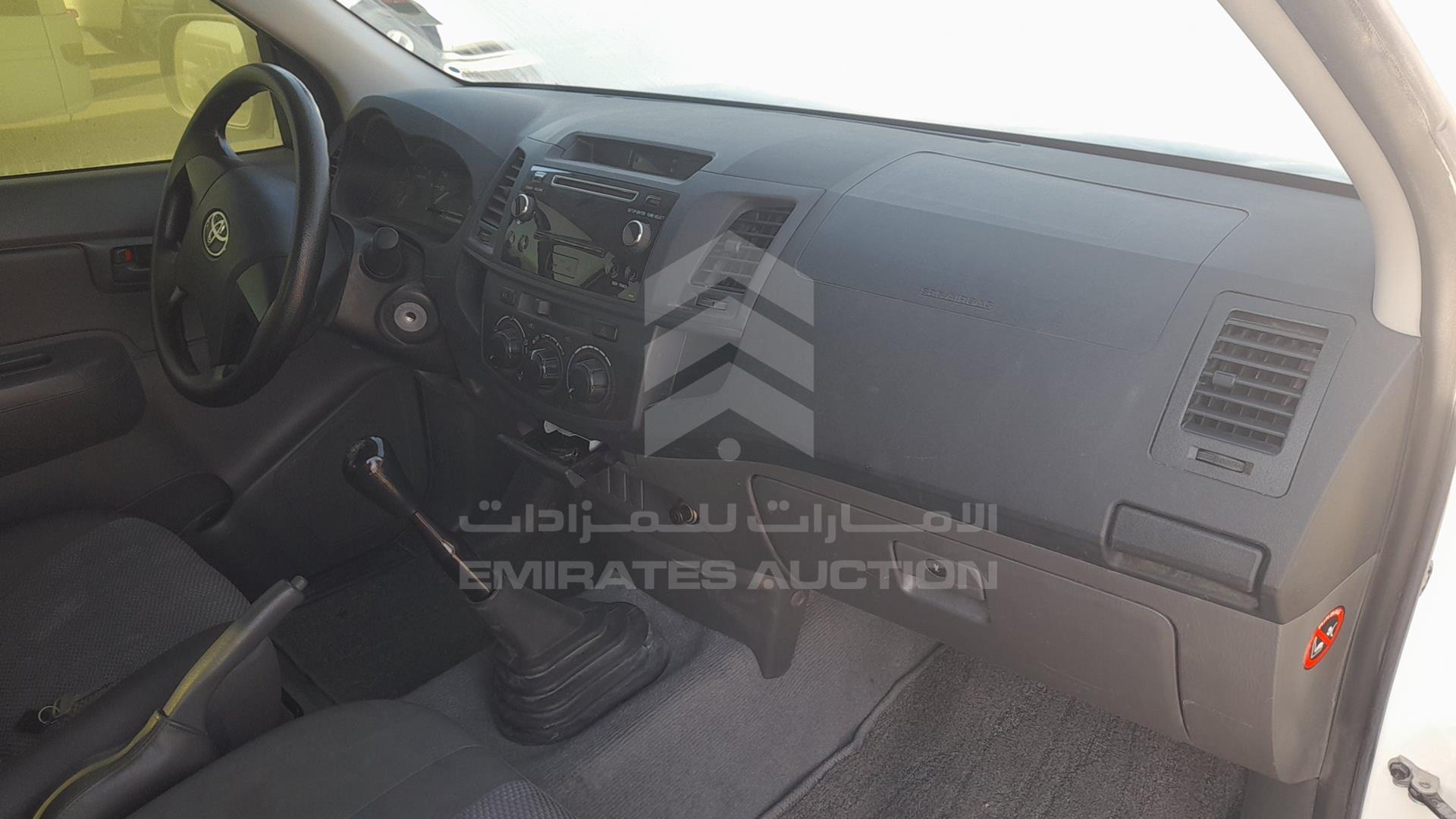 2014 TOYOTA HILUX VIN: MR0EX12GXE2346815