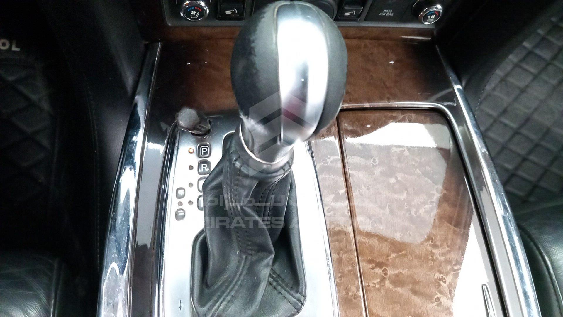2011 INFINITI QX56 VIN: JNRAZ25Y2B9000763